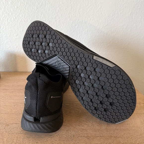 Flux Mens Waterproof Runners - Stealth Black, Size 10.5 - NEW w/o Box - Picture 5 of 6